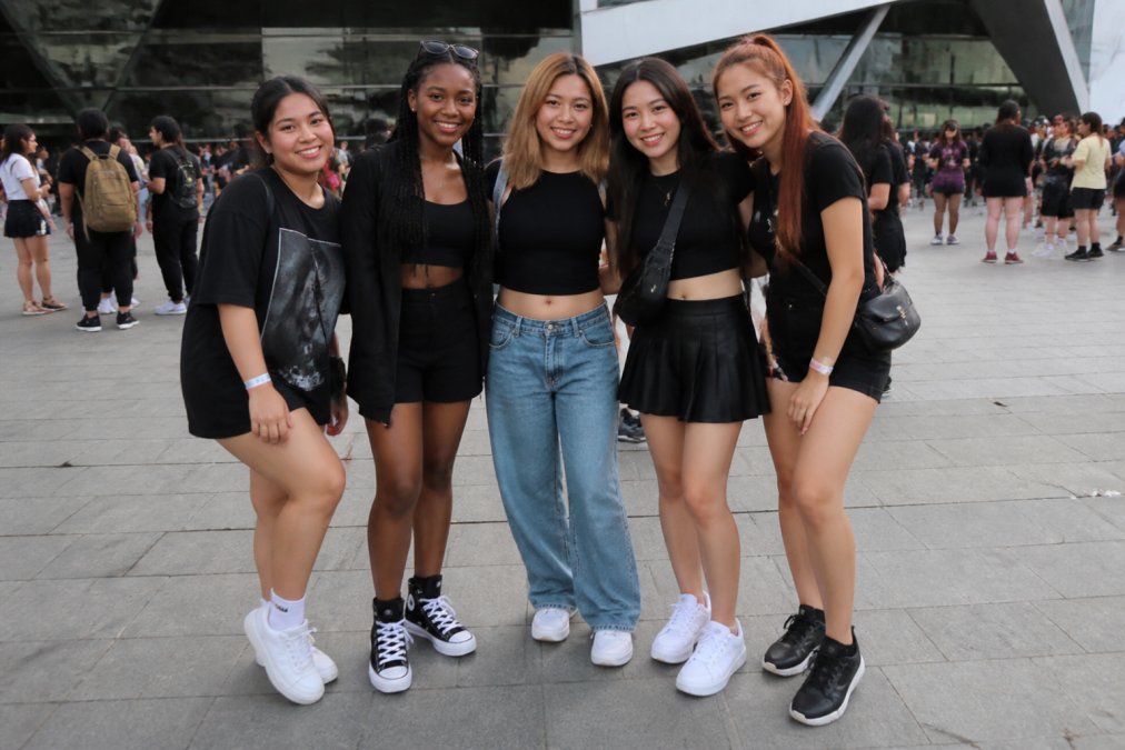 Best Comfortable Shoes for K-Pop Concert Standing Pit